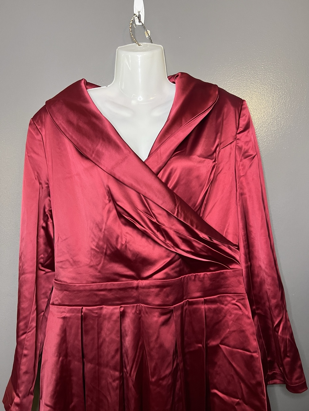 NOYIUS Dress Womens XL Red Satin Long Sleeve Pleated Fit & Flare Maxi Formal